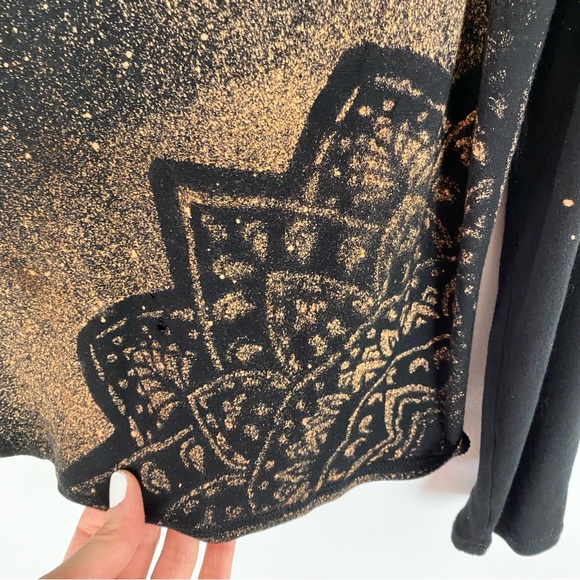 OOAK🔹️Mandala Long Sleeve Top Womens Size Small Light Weight Viscose Knit - Picture 5 of 11